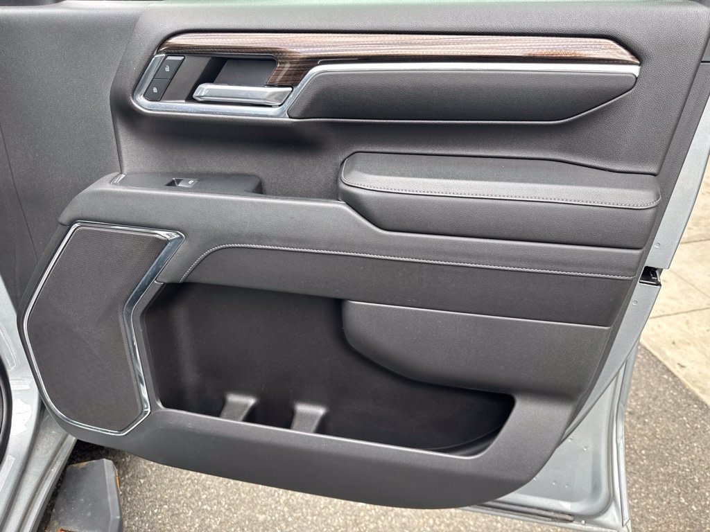 Thumbnail: 2024 Chevrolet Silverado 3500 - 18