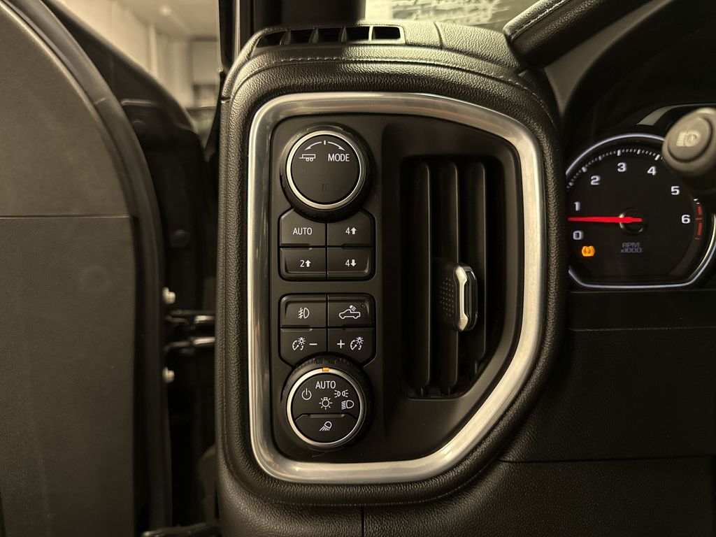 Thumbnail: 2022 Chevrolet Silverado 1500 - 35