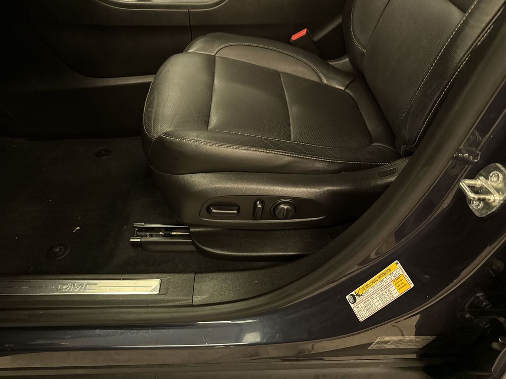 Thumbnail: 2019 GMC Acadia - 27