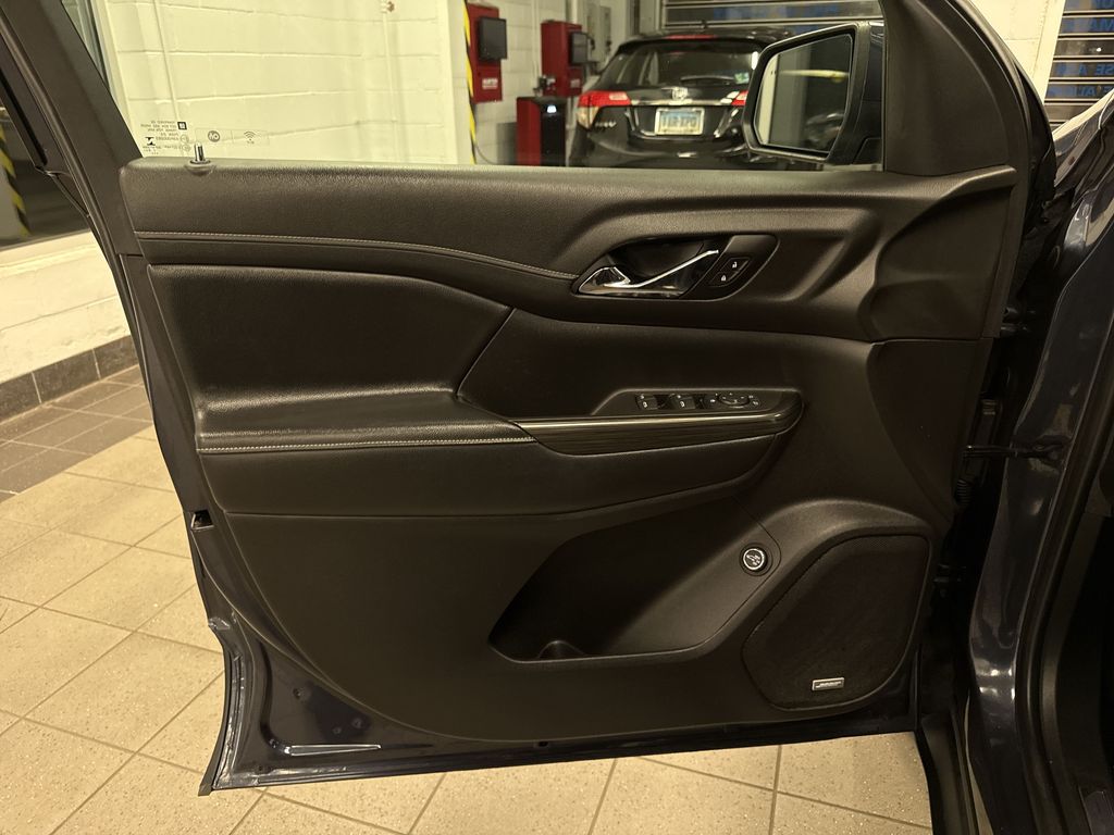 Thumbnail: 2019 GMC Acadia - 34
