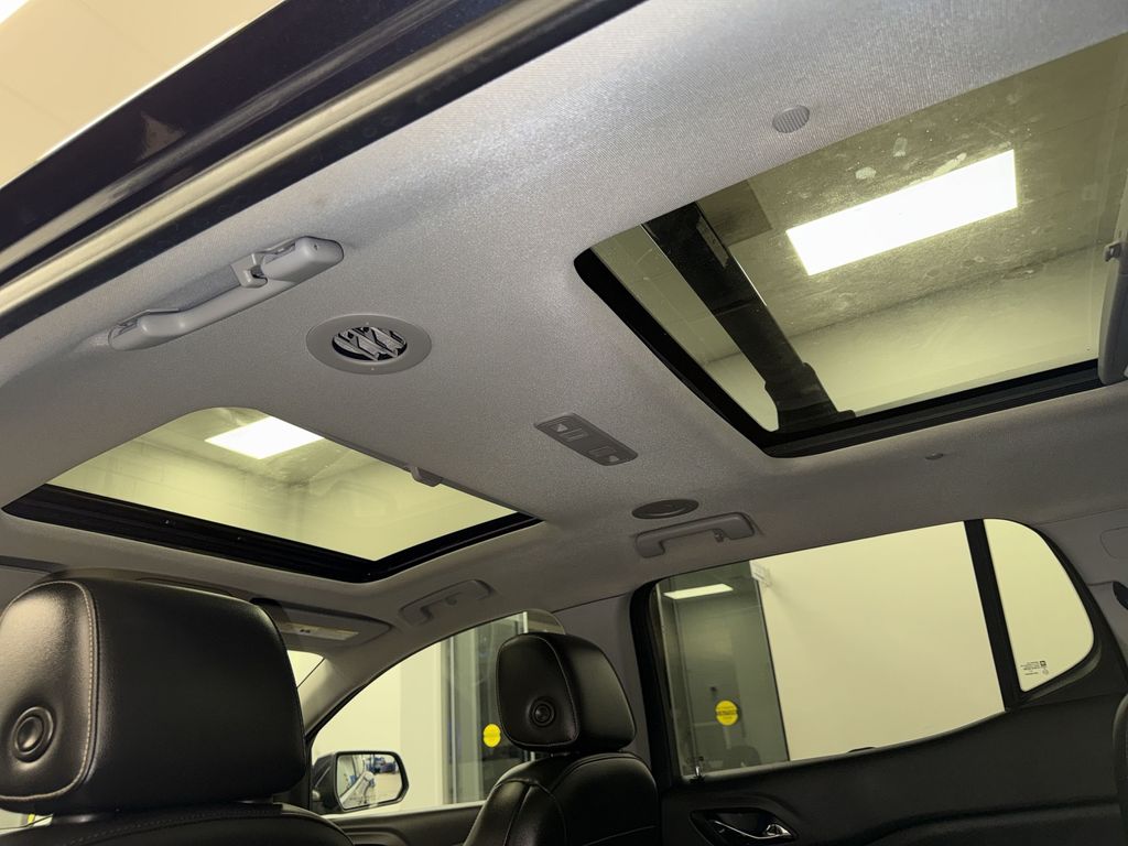 Thumbnail: 2019 GMC Acadia - 28