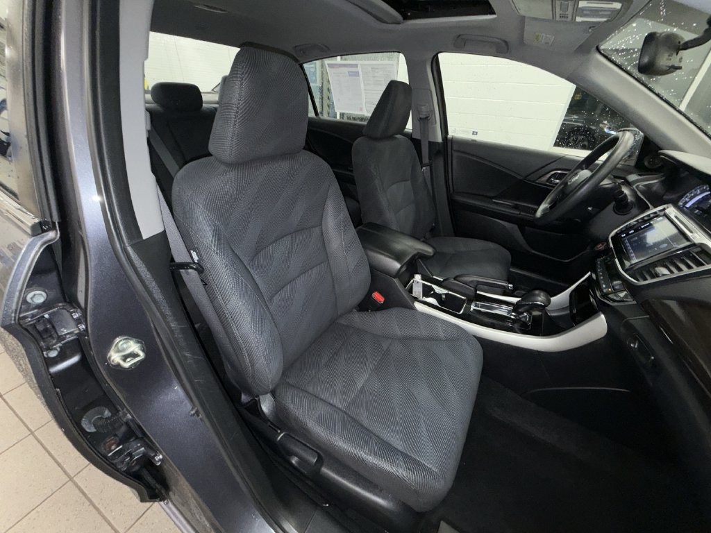 Thumbnail: 2017 Honda Accord - 10