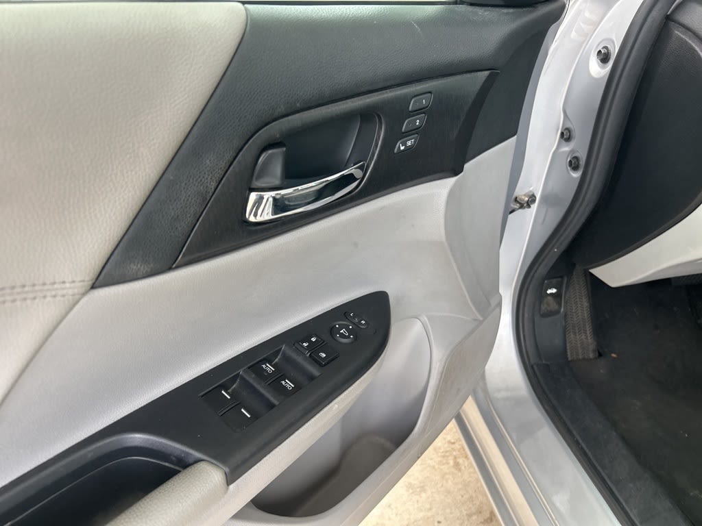 Thumbnail: 2013 Honda Accord - 23