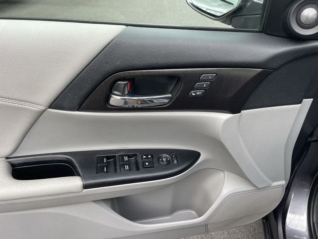 2015 Honda Accord EX-L 26