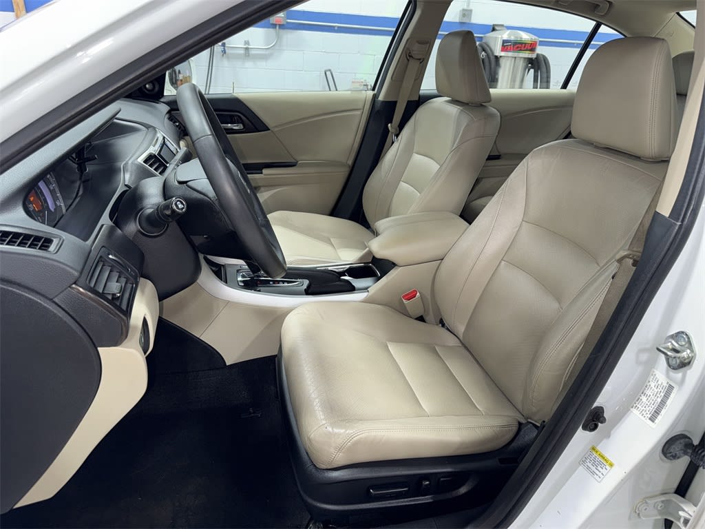 Thumbnail: 2015 Honda Accord - 9