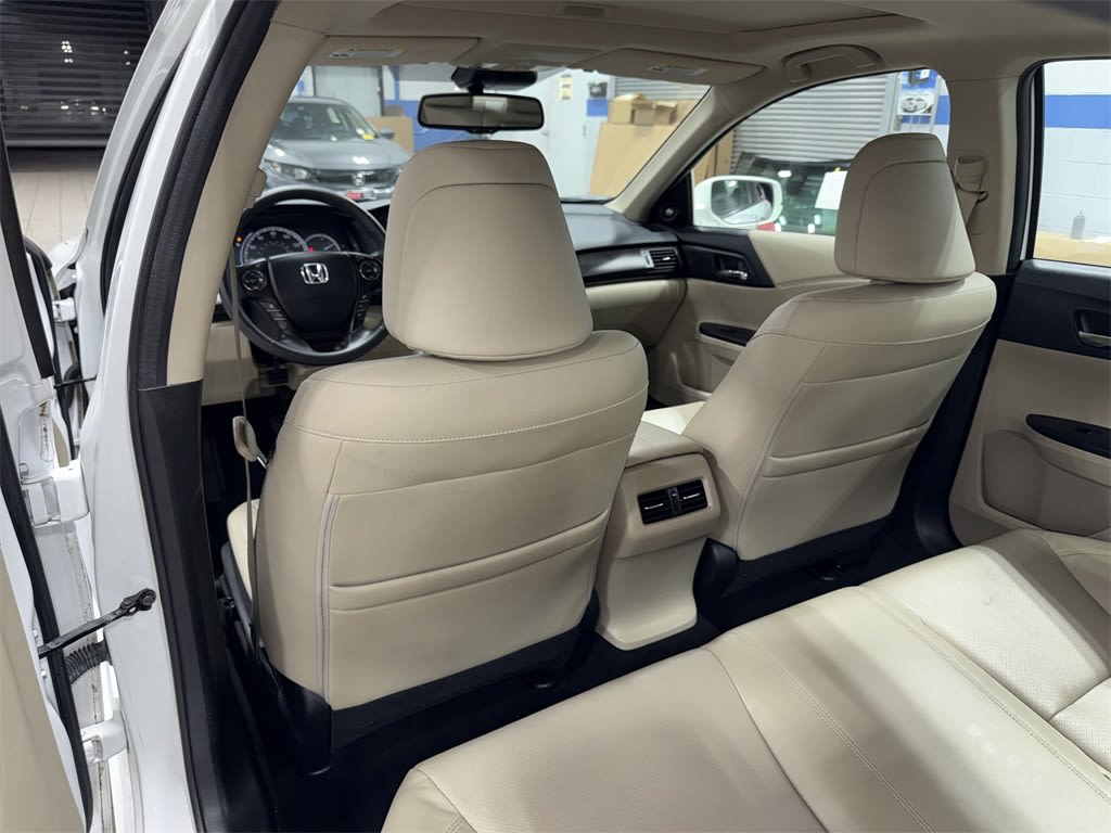Thumbnail: 2015 Honda Accord - 32