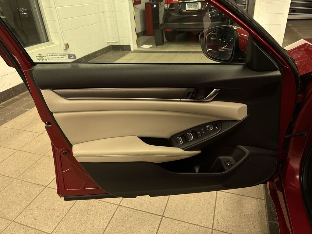 Thumbnail: 2018 Honda Accord - 28
