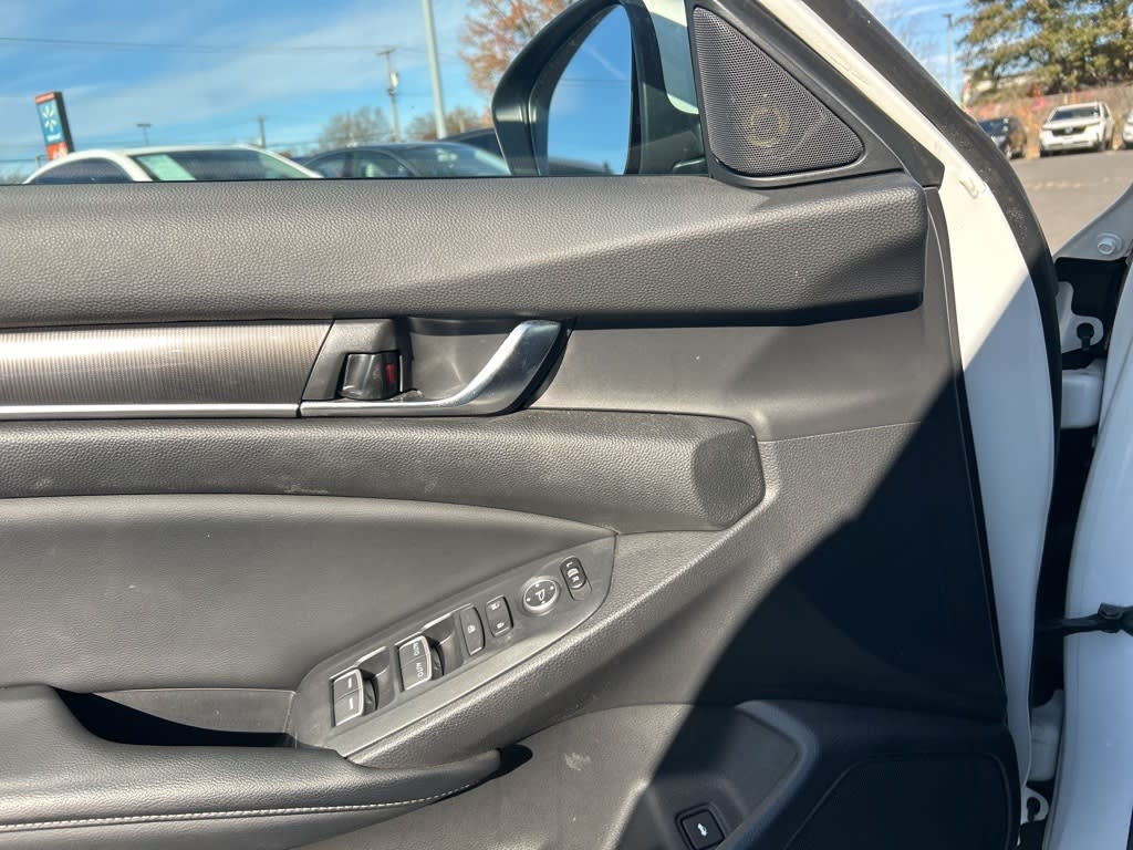 Thumbnail: 2018 Honda Accord - 17