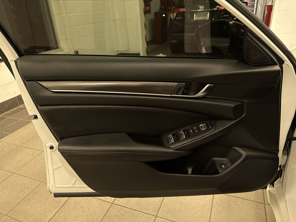 Thumbnail: 2021 Honda Accord - 31