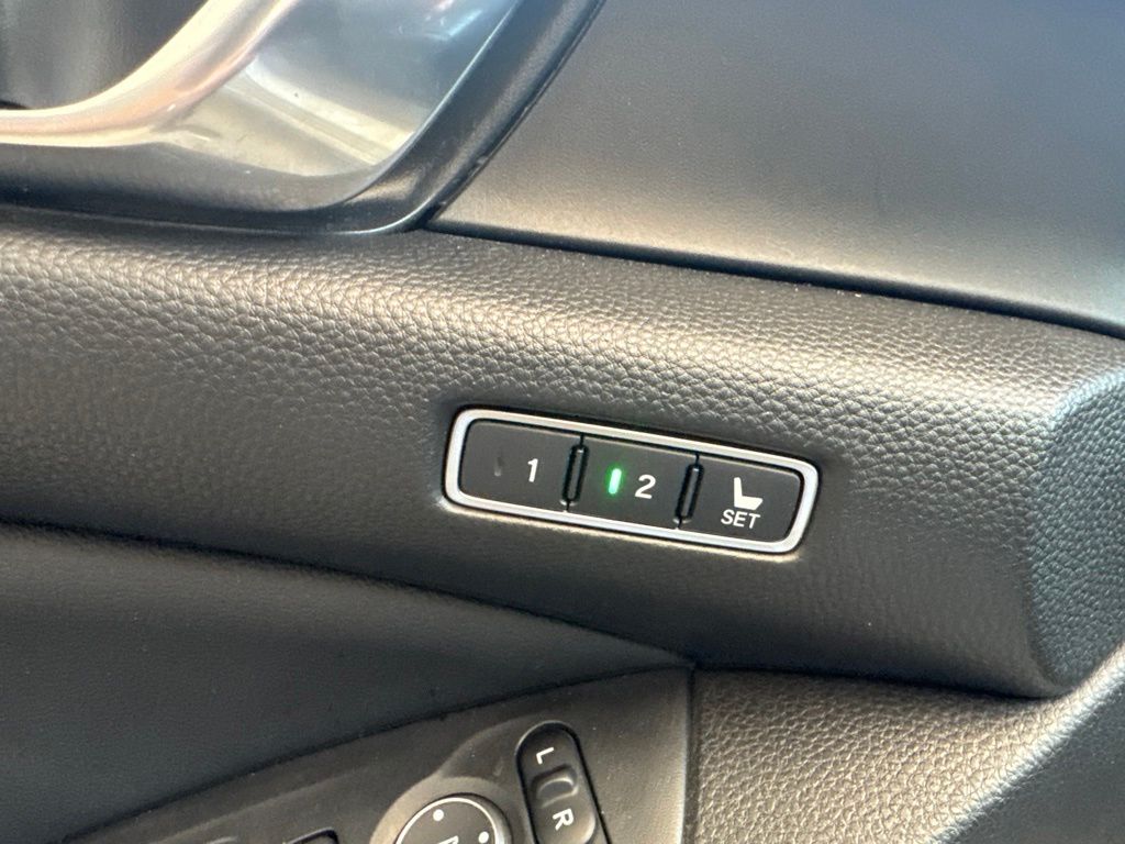 Thumbnail: 2019 Honda Accord - 18