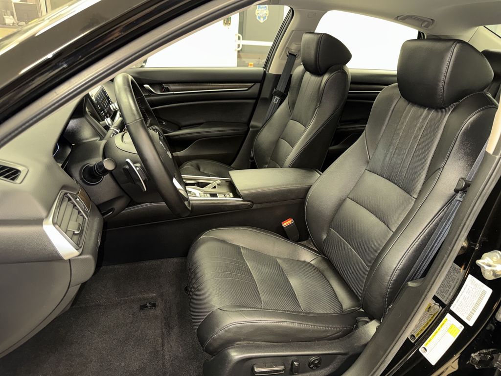 Thumbnail: 2019 Honda Accord - 9