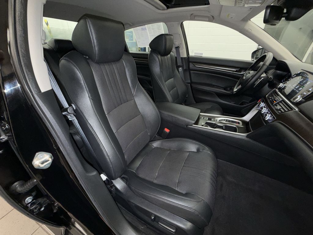 Thumbnail: 2019 Honda Accord - 10