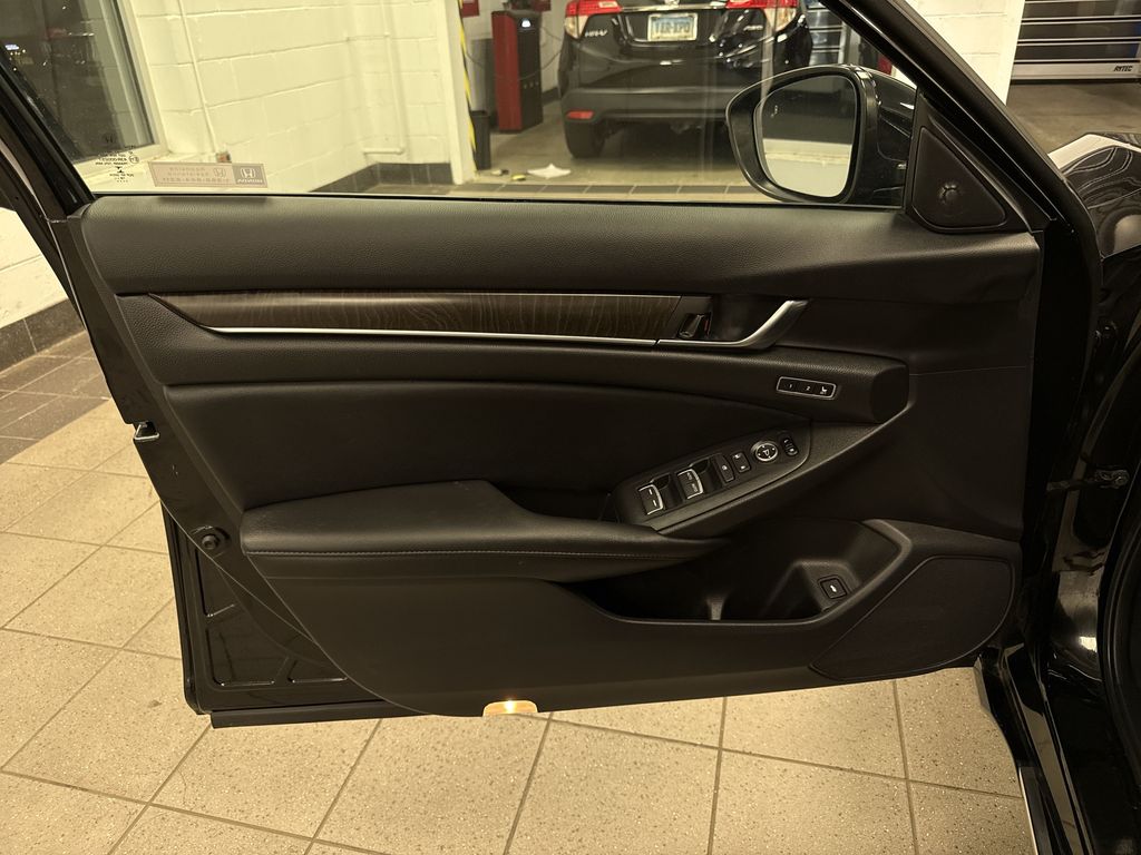 Thumbnail: 2019 Honda Accord - 31