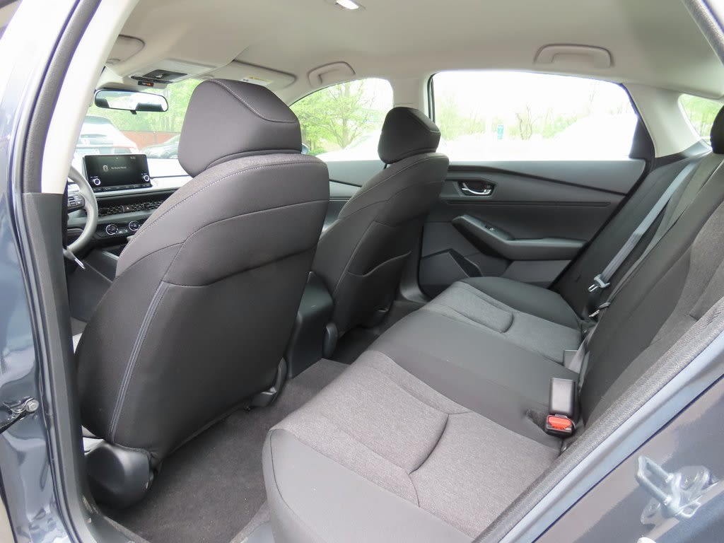 2025 Honda Accord LX 18