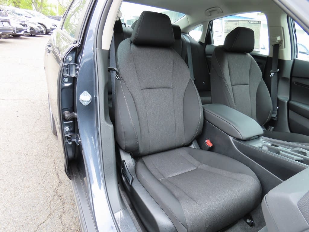 2025 Honda Accord LX 19