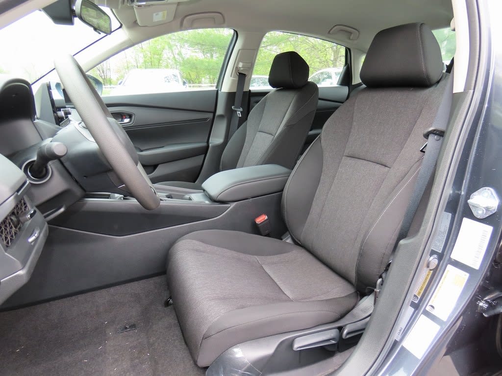 2025 Honda Accord LX 12