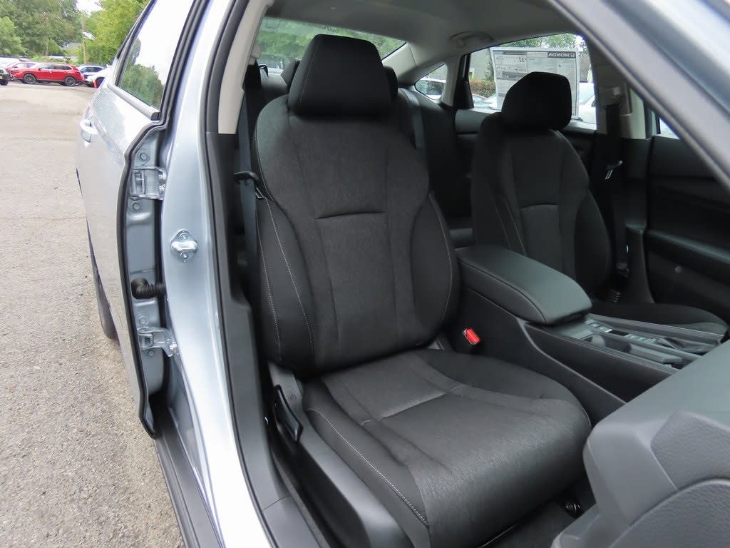 2025 Honda Accord SE 11