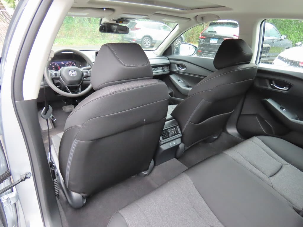 2025 Honda Accord SE 18