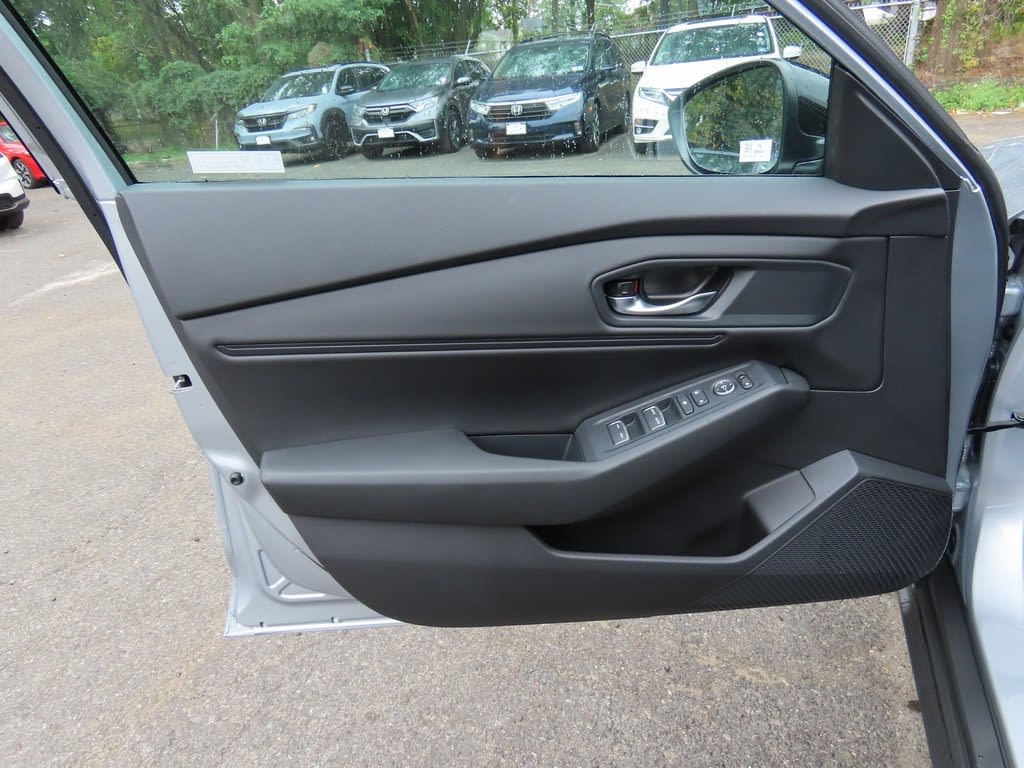 2025 Honda Accord SE 19