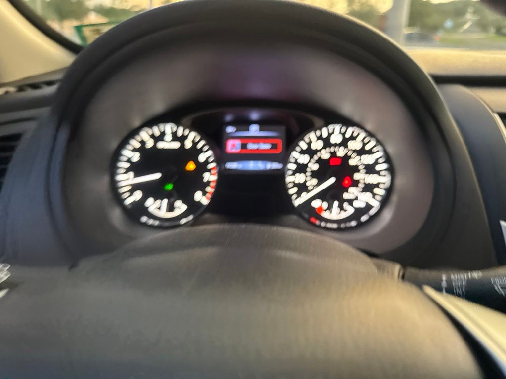 Thumbnail: 2016 Nissan Altima - 13