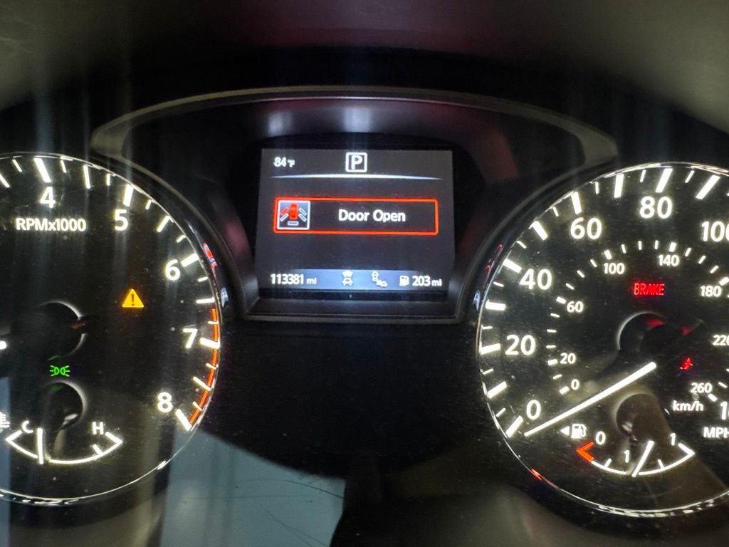 Thumbnail: 2016 Nissan Altima - 18