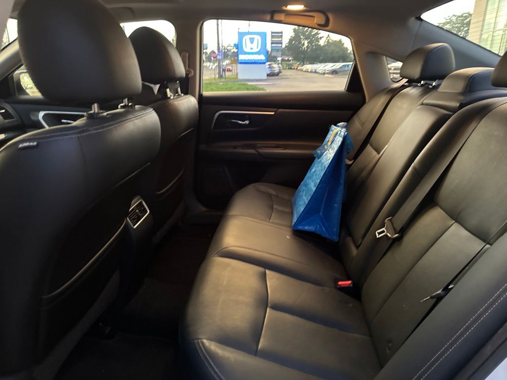 Thumbnail: 2016 Nissan Altima - 10