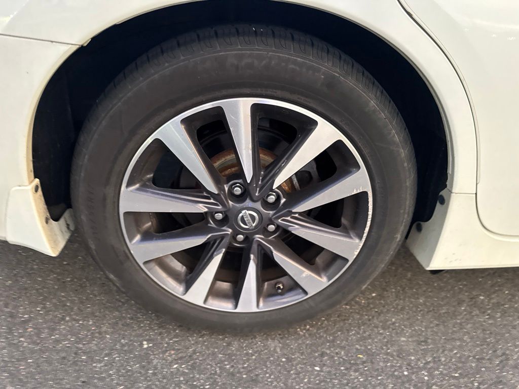 Thumbnail: 2016 Nissan Altima - 24