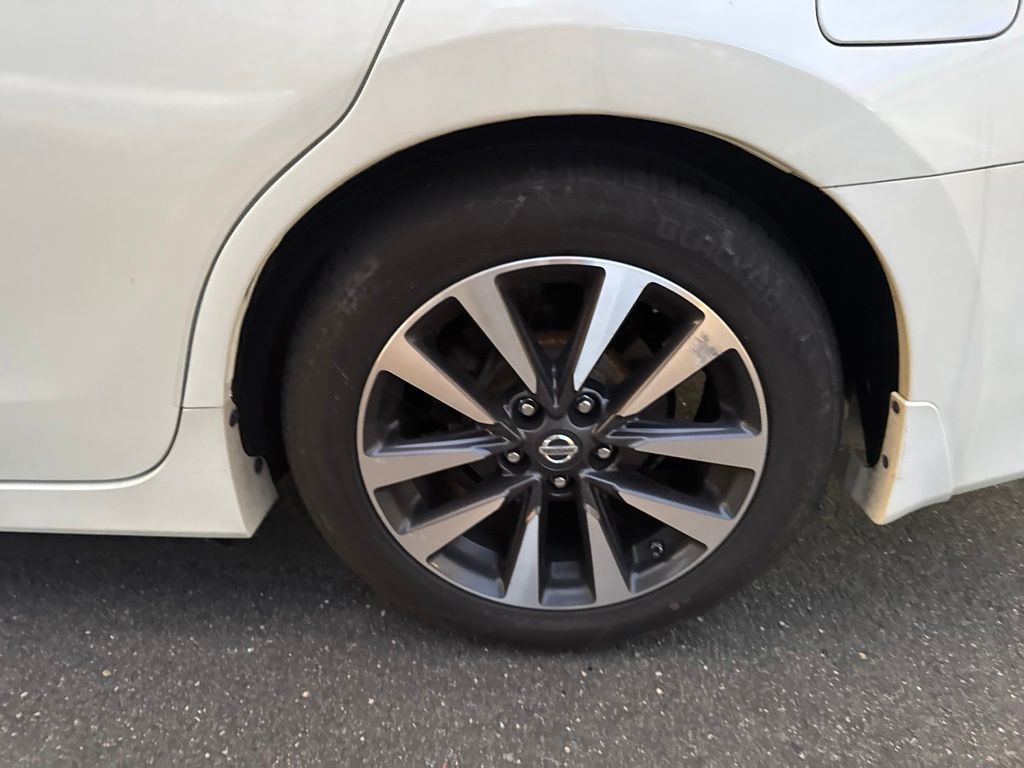 Thumbnail: 2016 Nissan Altima - 23