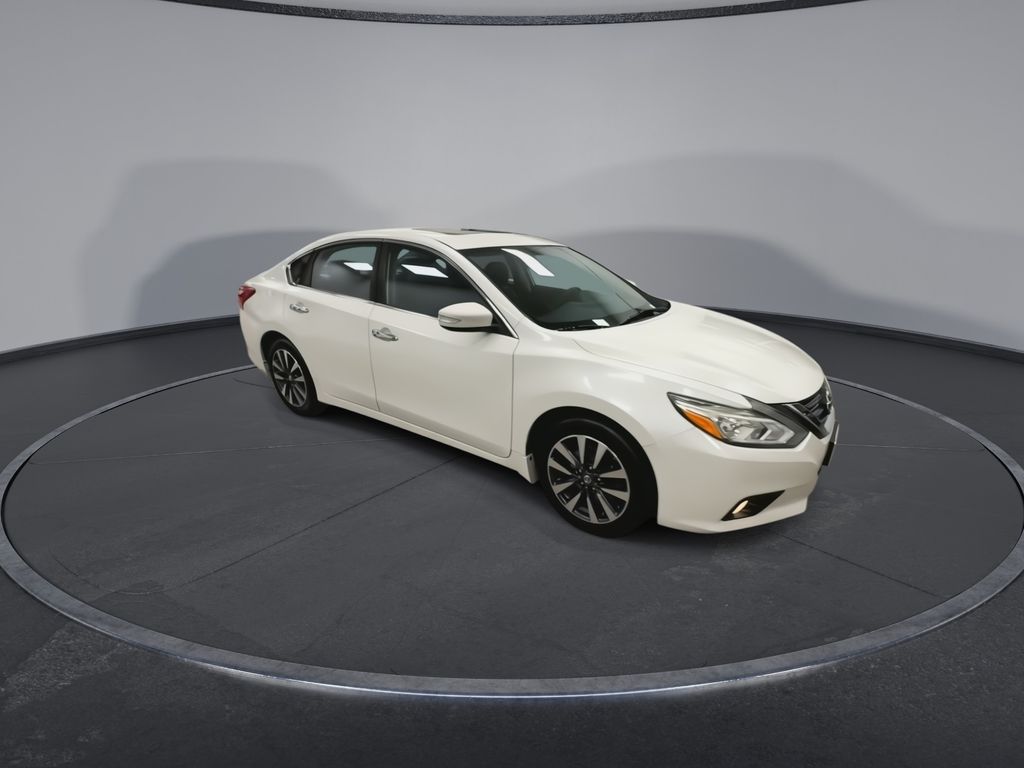 Thumbnail: 2016 Nissan Altima - 5