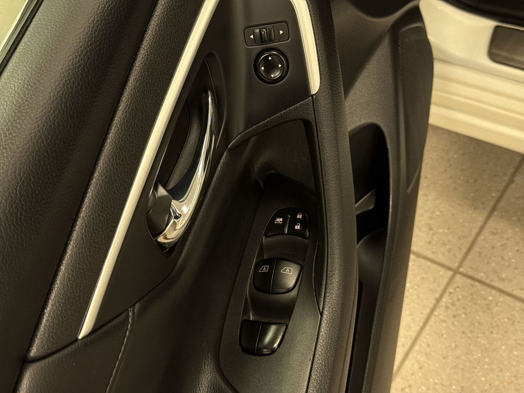 Thumbnail: 2016 Nissan Altima - 26