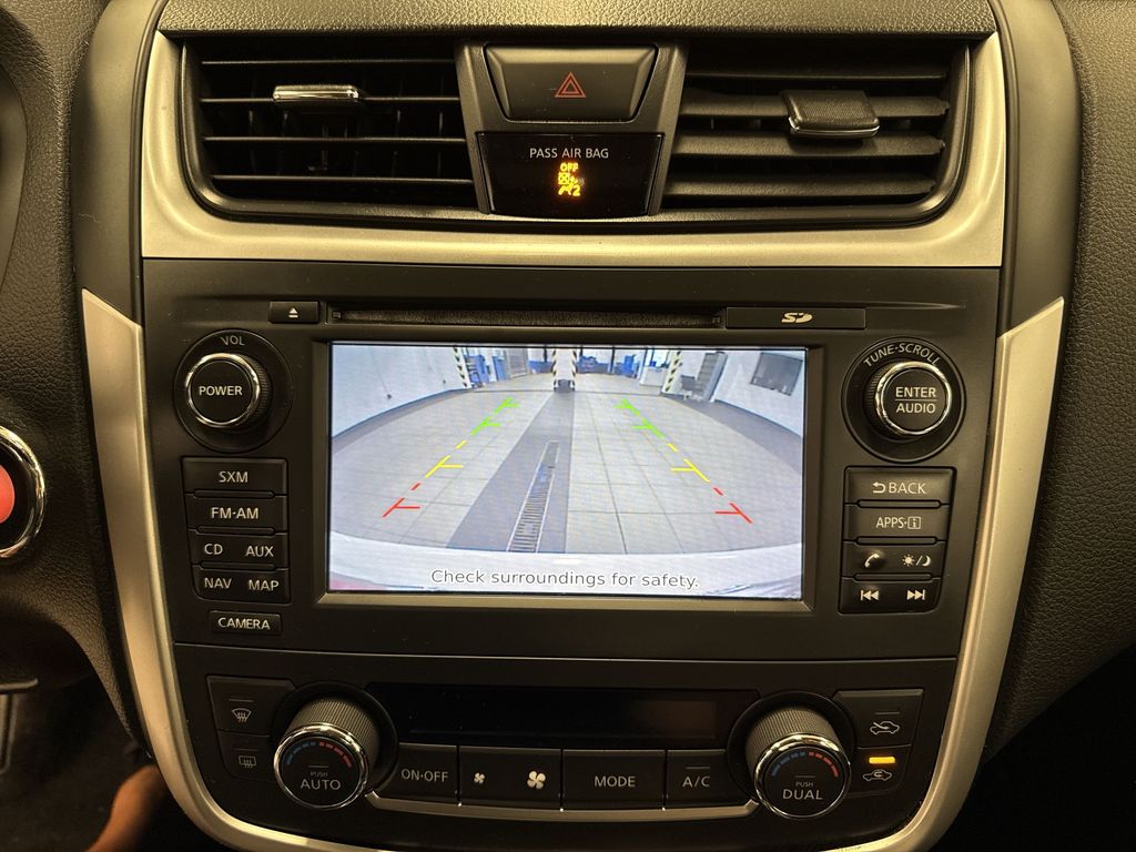 Thumbnail: 2016 Nissan Altima - 29
