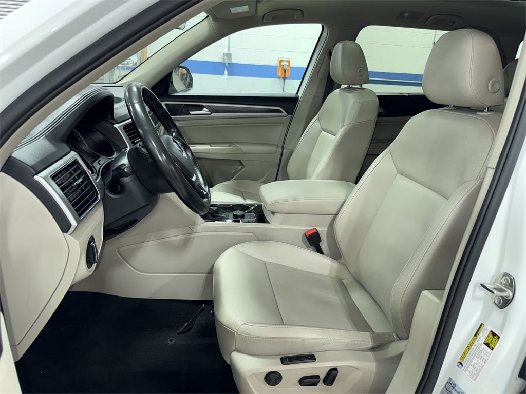 Thumbnail: 2018 Volkswagen Atlas - 10