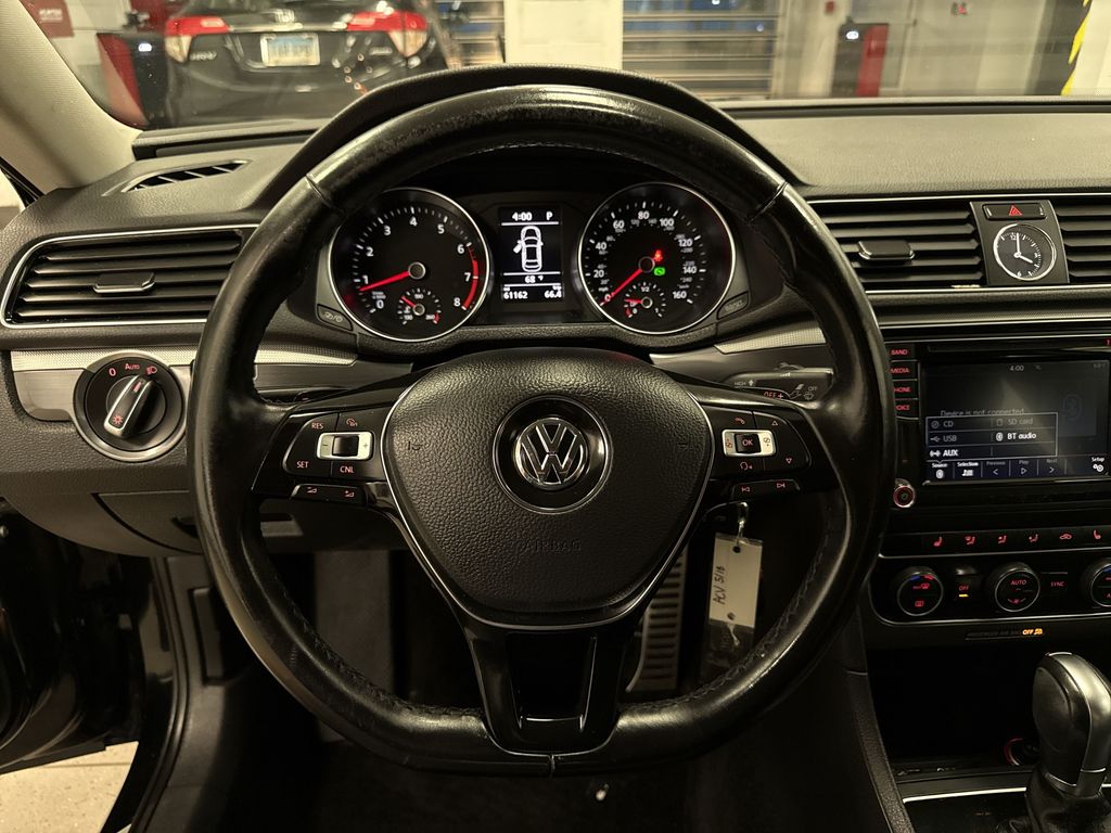 Thumbnail: 2017 Volkswagen Passat - 2