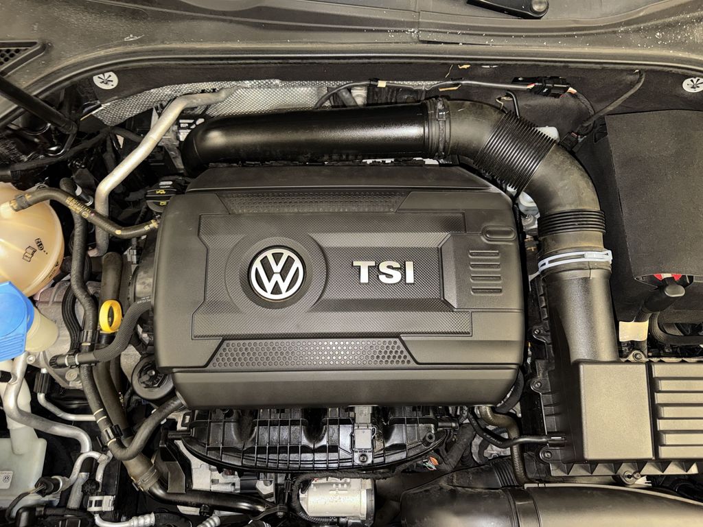 Thumbnail: 2017 Volkswagen Passat - 6