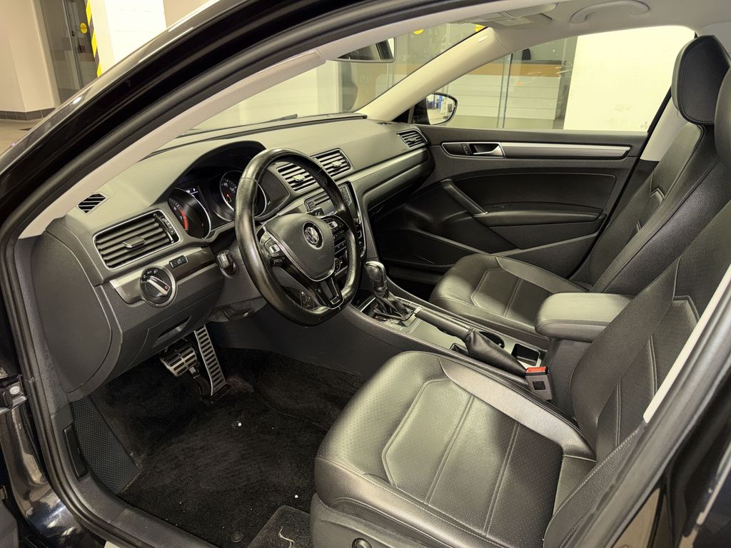 Thumbnail: 2017 Volkswagen Passat - 27
