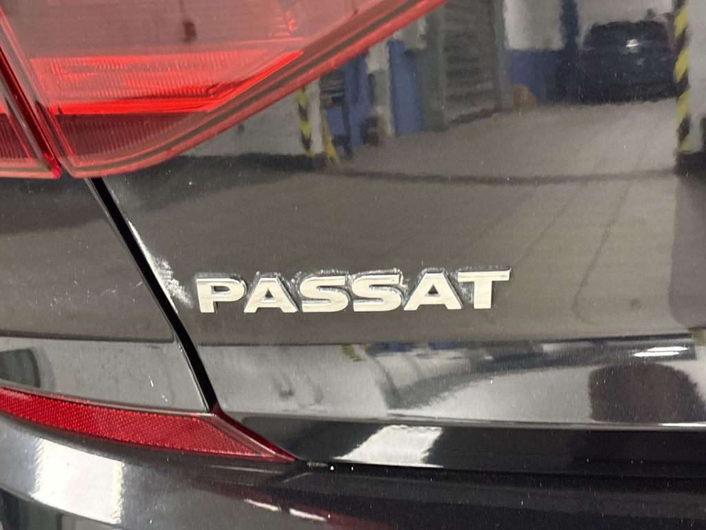 Thumbnail: 2017 Volkswagen Passat - 5