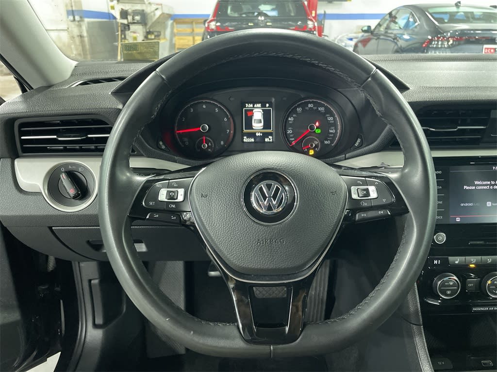 2022 Volkswagen Passat SE 2