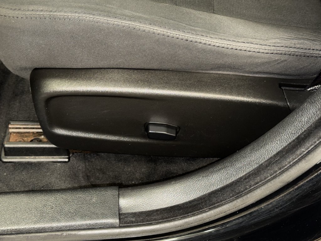 Thumbnail: 2014 Dodge Charger - 23