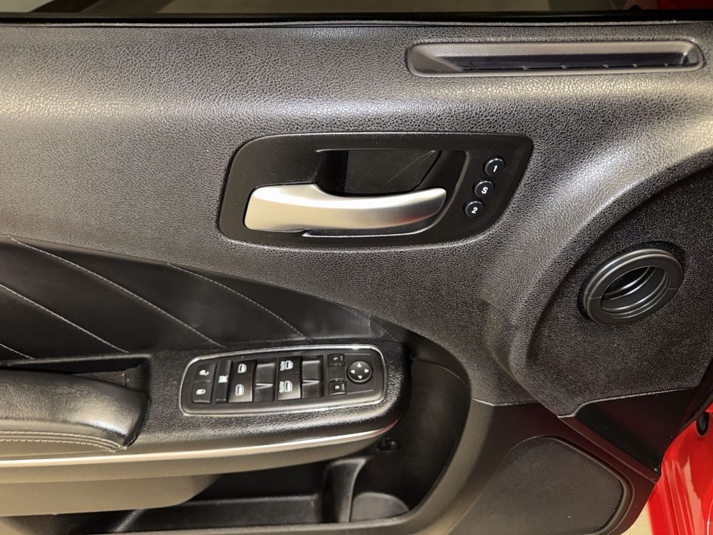 Thumbnail: 2016 Dodge Charger - 24