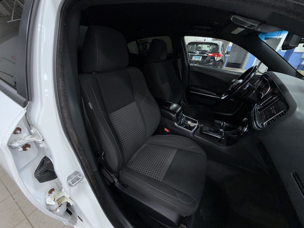 Thumbnail: 2018 Dodge Charger - 9