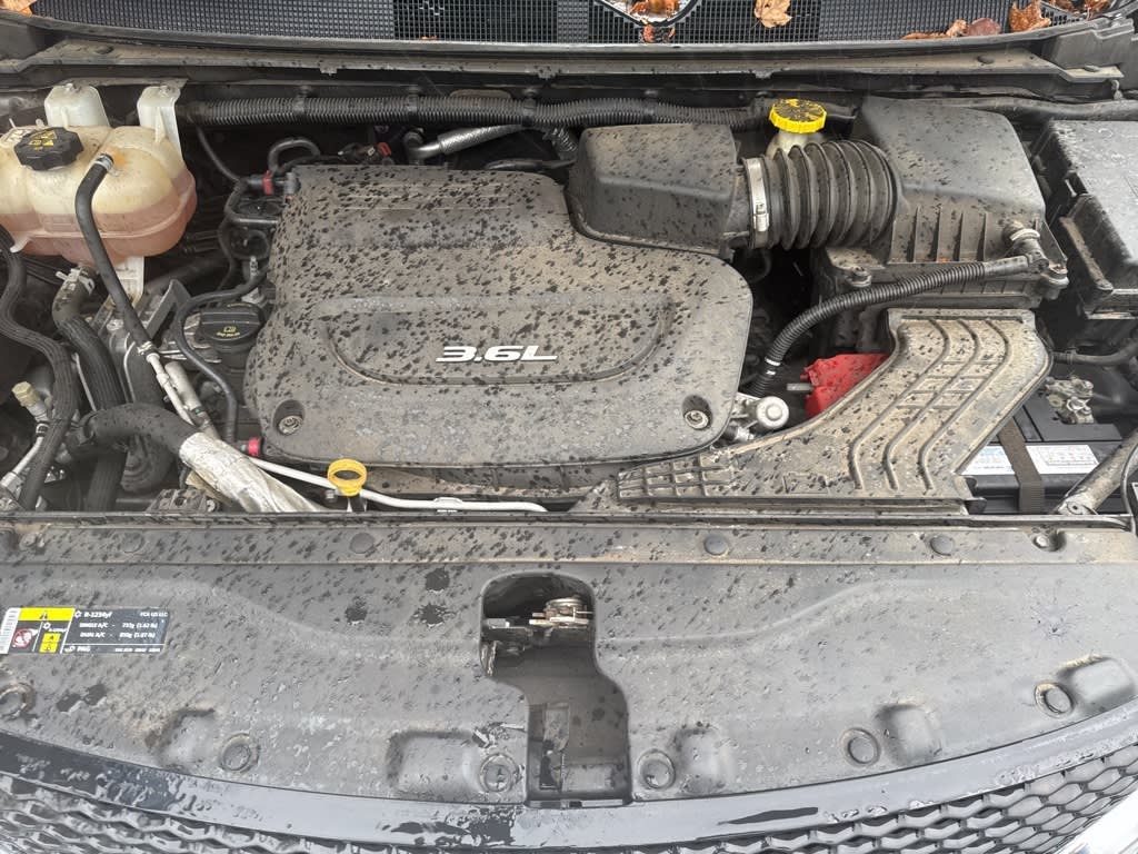 Thumbnail: 2017 Chrysler Pacifica - 8