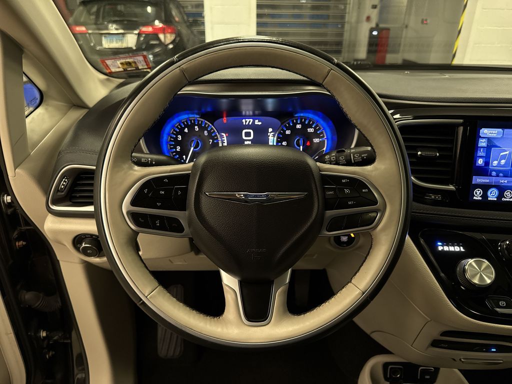 Thumbnail: 2017 Chrysler Pacifica - 2