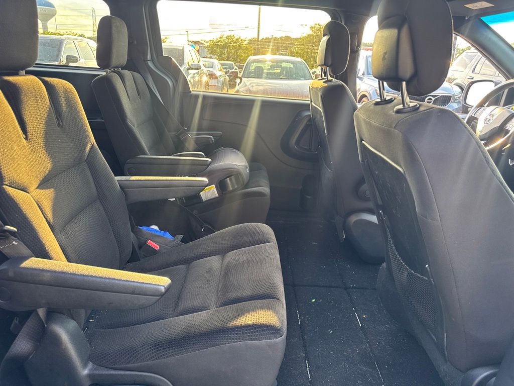 Thumbnail: 2018 Dodge Grand Caravan - 23