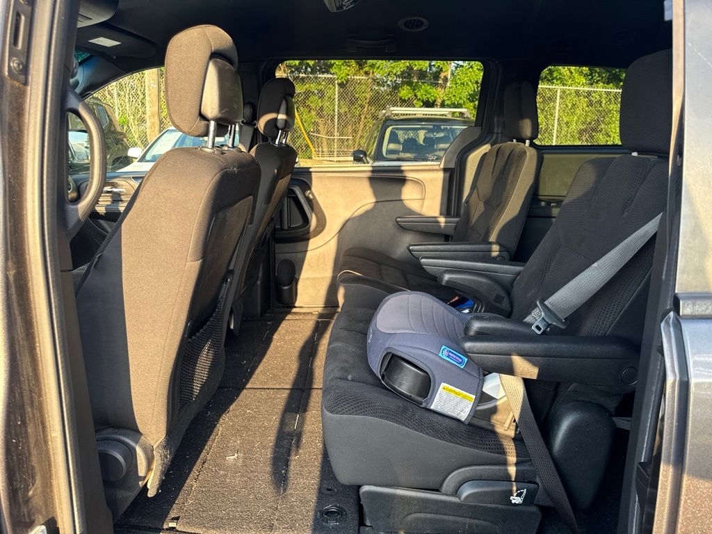 Thumbnail: 2018 Dodge Grand Caravan - 13