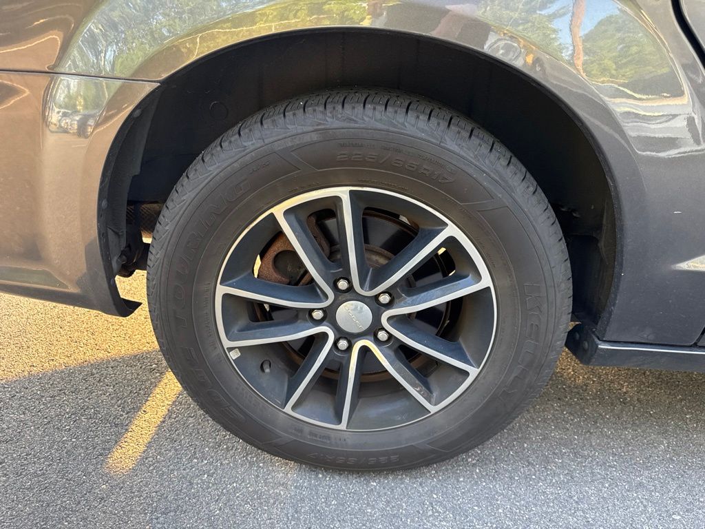 Thumbnail: 2018 Dodge Grand Caravan - 25