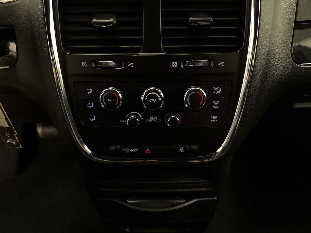 Thumbnail: 2018 Dodge Grand Caravan - 24