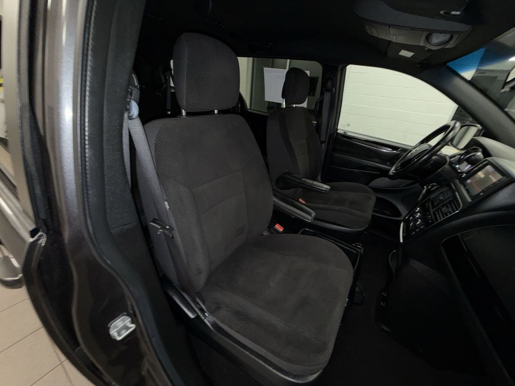 Thumbnail: 2018 Dodge Grand Caravan - 9