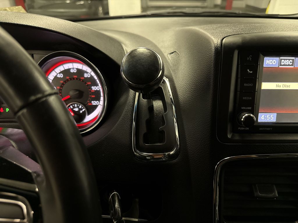 Thumbnail: 2018 Dodge Grand Caravan - 31