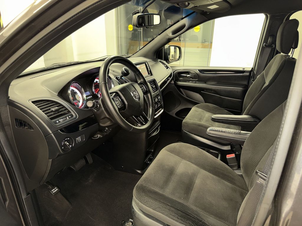Thumbnail: 2018 Dodge Grand Caravan - 28