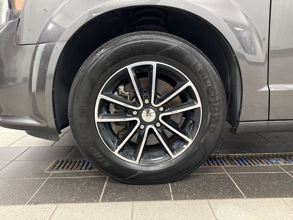 Thumbnail: 2018 Dodge Grand Caravan - 6